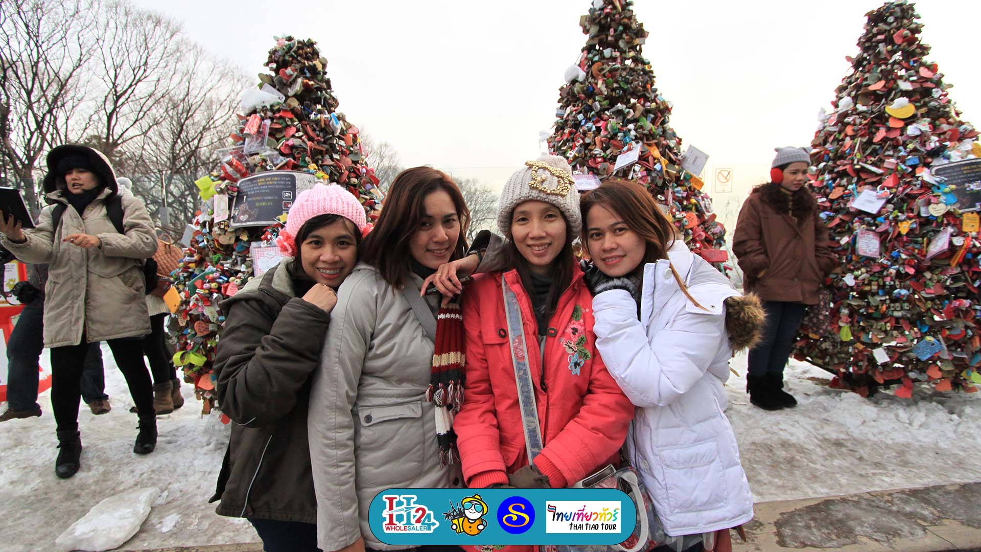 กรุ๊ปจอยหน้าร้านเกาหลี เดินทางช่วงหน้าหนาว เล่นสกีหิมะสนุกมาก